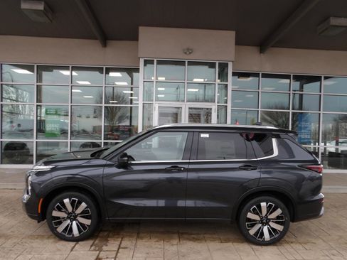 New 2026 Mitsubishi Outlander SEL image 4