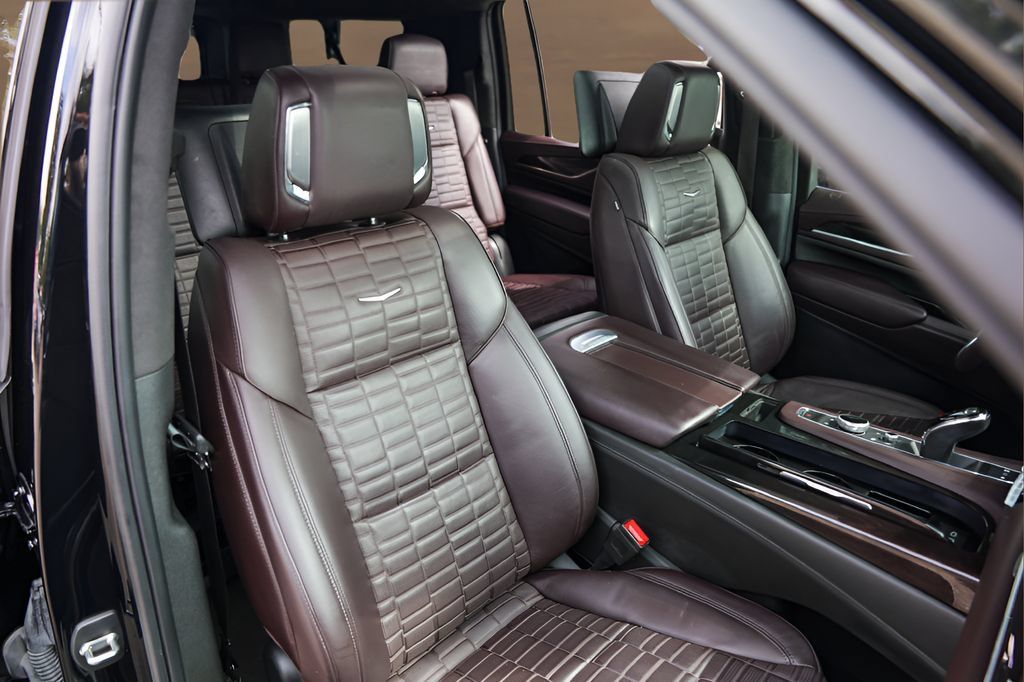 Certified 2023 Cadillac Escalade ESV Sport Platinum w/ LPO, ONYX Package AWD/4WD image 33