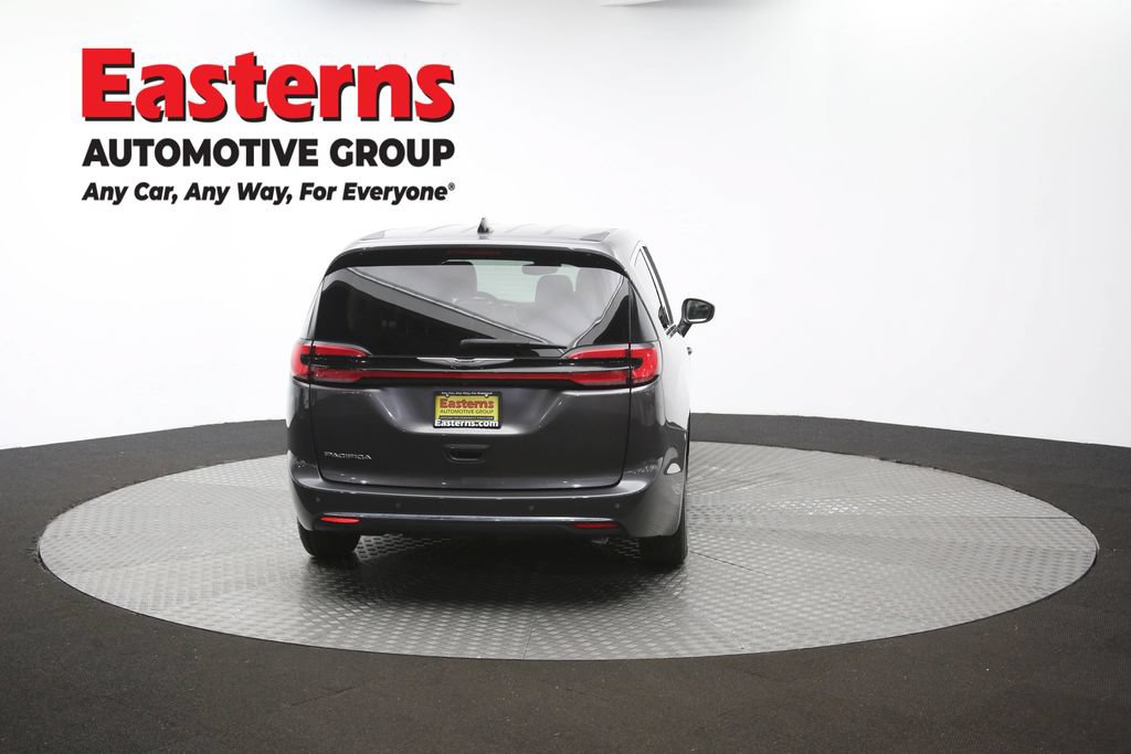 Used 2023 Chrysler Pacifica Touring-L FWD image 39