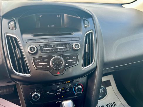 Used 2016 Ford Focus SE w/ Equipment Group 201A FWD image 17