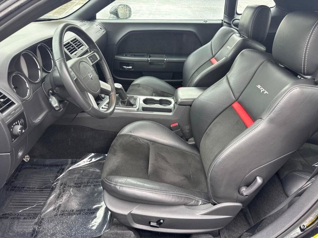 Used 2010 Dodge Challenger SRT8 w/ SRT Option Group II RWD image 6