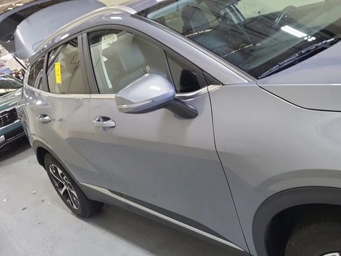 Used 2024 Kia Sportage EX AWD/4WD image 10