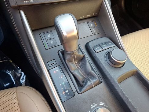 Used 2016 Lexus IS 300 AWD image 12