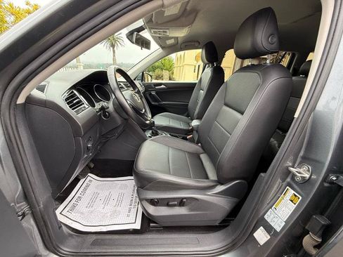 Used 2018 Volkswagen Tiguan SE AWD/4WD image 30