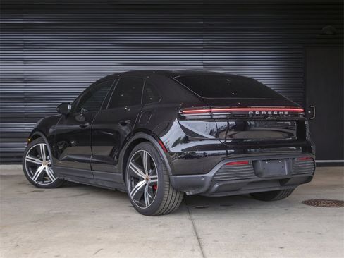 New 2025 Porsche Macan 4S Electric image 3