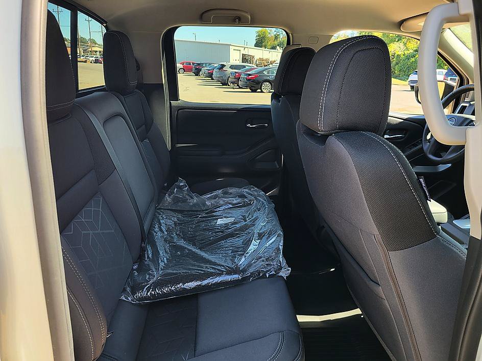 Certified 2025 Nissan Frontier SV w/ SV Convenience Package RWD image 15