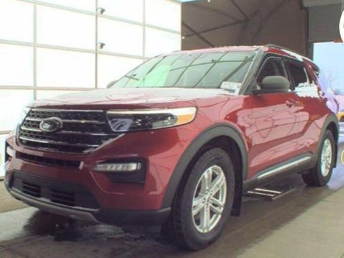Used 2020 Ford Explorer XLT w/ Equipment Group 202A image 1