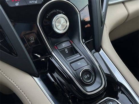 Used 2024 Acura RDX SH-AWD image 21