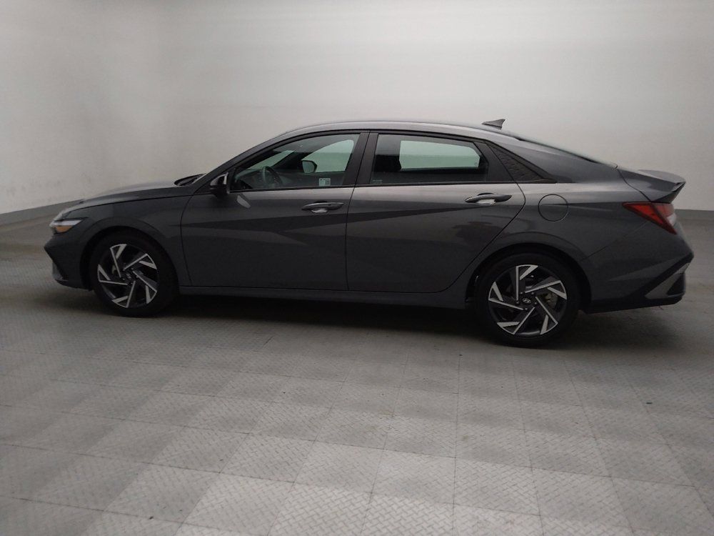 Used 2025 Hyundai Elantra Sport FWD image 3