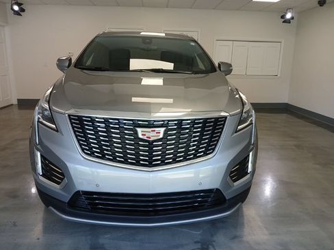 Certified 2025 Cadillac XT5 Premium Luxury w/ Technology Package AWD/4WD image 5