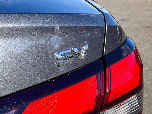 Used 2022 Nissan Versa SV w/ Trunk Package image 9