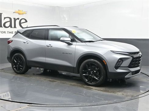 Used 2023 Chevrolet Blazer LT w/ LPO, Black Grille Bar Package image 6