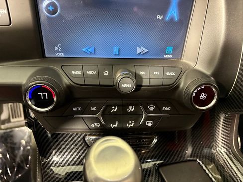 Used 2014 Chevrolet Corvette Stingray Coupe image 19