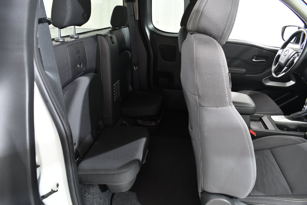 Used 2024 Nissan Frontier SV AWD/4WD image 19
