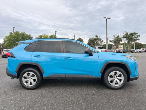 Used 2021 Toyota RAV4 LE FWD image 2