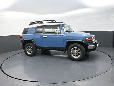 Used 2011 Toyota FJ Cruiser 4WD w/ Convenience Pkg image 19