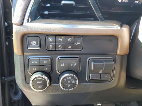 Used 2026 Chevrolet Tahoe High Country AWD/4WD image 28