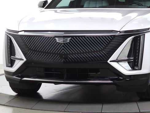 Certified 2024 Cadillac Lyriq Luxury w/ LPO, Floor Liner Package AWD/4WD image 14