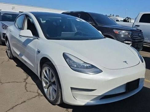 Used 2020 Tesla Model 3 Standard Range image 1