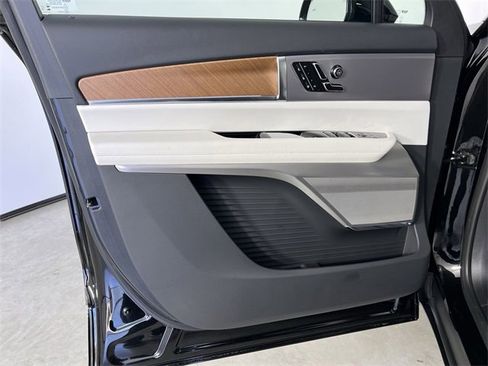 Used 2026 Cadillac Vistiq Sport image 23