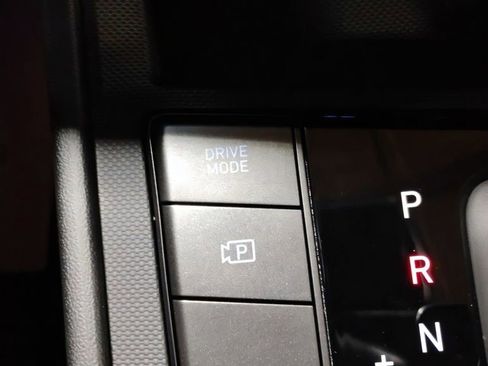 Used 2025 Hyundai Elantra Sport image 26