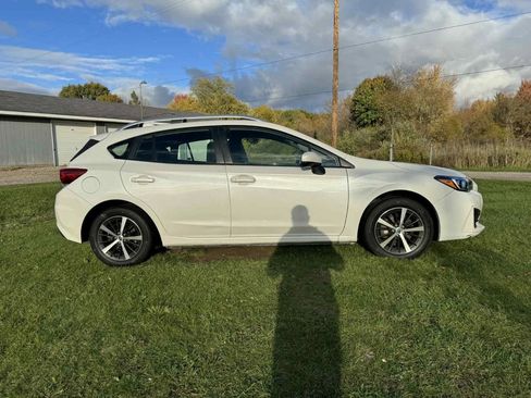 Used 2019 Subaru Impreza 2.0i Premium image 4