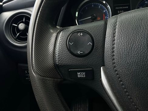 Used 2018 Toyota Corolla L image 26