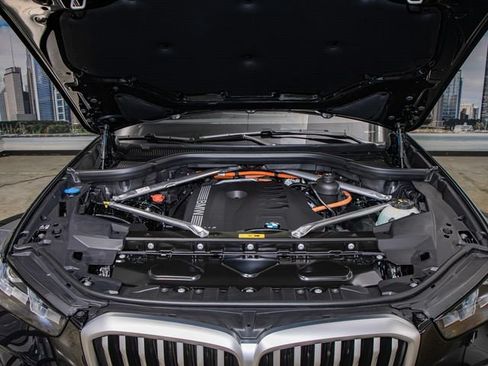 Used 2026 BMW X5 xDrive50e AWD/4WD image 5