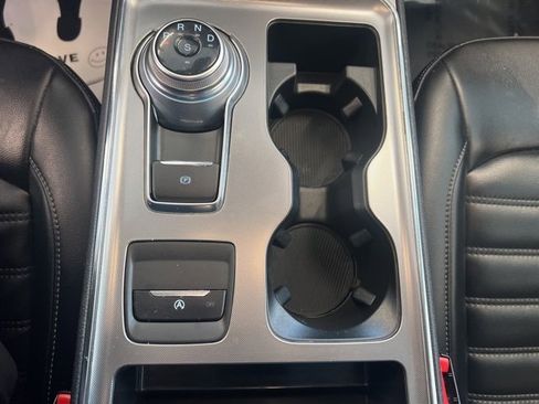 Used 2022 Ford Edge SEL w/ Convenience Package image 32