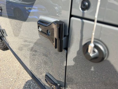 Used 2022 Jeep Wrangler Unlimited Sport AWD/4WD image 37