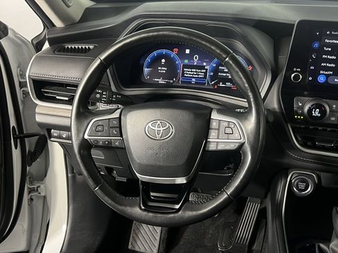 Used 2024 Toyota Grand Highlander Limited image 15