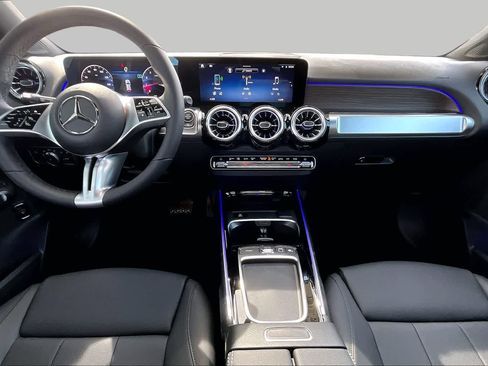 New 2026 Mercedes-Benz GLB 250 image 8