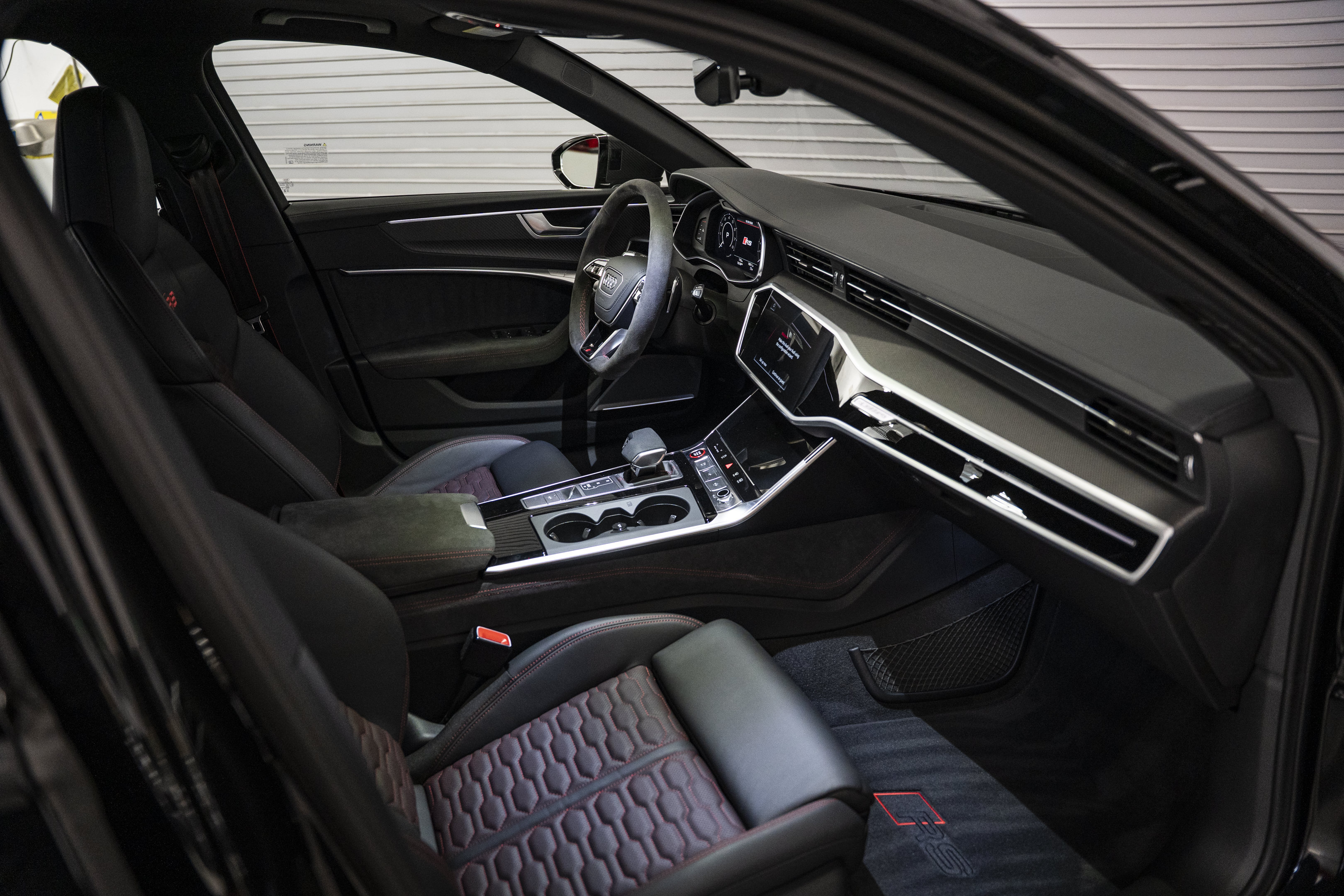 Used 2025 Audi RS 6 performance AWD/4WD image 33