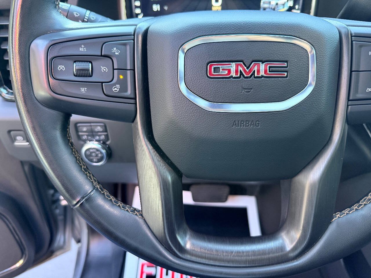 Used 2024 GMC Sierra 2500 AT4 w/ Technology Package AWD/4WD image 26