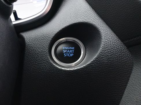 Used 2022 Toyota Corolla Cross XLE image 23