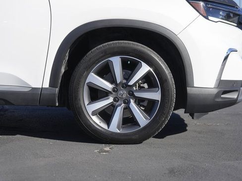 Used 2023 Honda Pilot Touring image 4