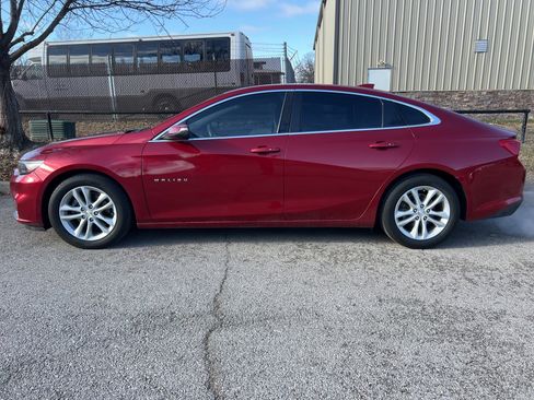 Used 2016 Chevrolet Malibu Hybrid image 9