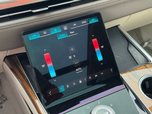 Certified 2025 Cadillac Escalade ESV Sport Platinum image 73