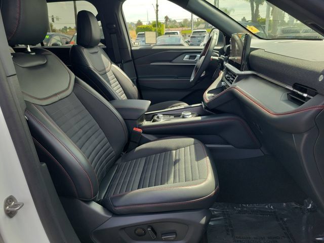 Used 2025 Ford Explorer ST-Line w/ Premium Package RWD image 18
