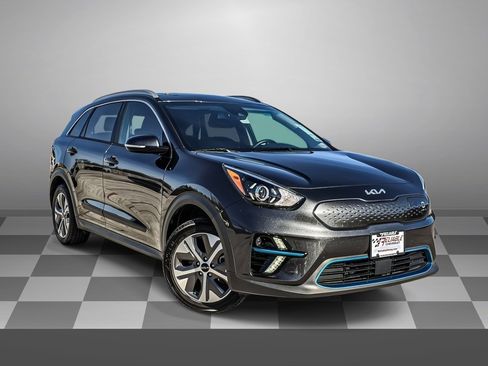 Used 2022 Kia Niro EX Premium w/ Cold Weather Package image 1