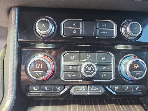 Used 2021 GMC Yukon XL Denali AWD/4WD image 41