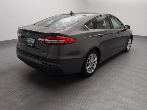 Used 2019 Ford Fusion SE FWD image 9