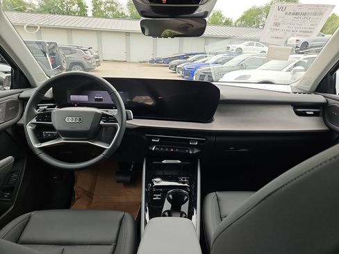 New 2026 Audi Q3 quattro 2.0T AWD/4WD image 5