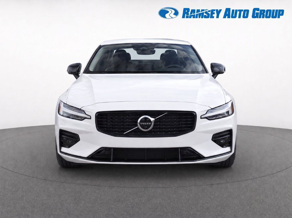 Used 2024 Volvo S60 B5 Plus w/ Climate Package AWD/4WD image 5