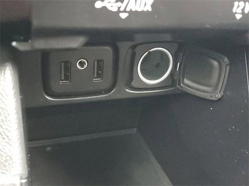 Used 2020 Buick Encore Preferred image 28