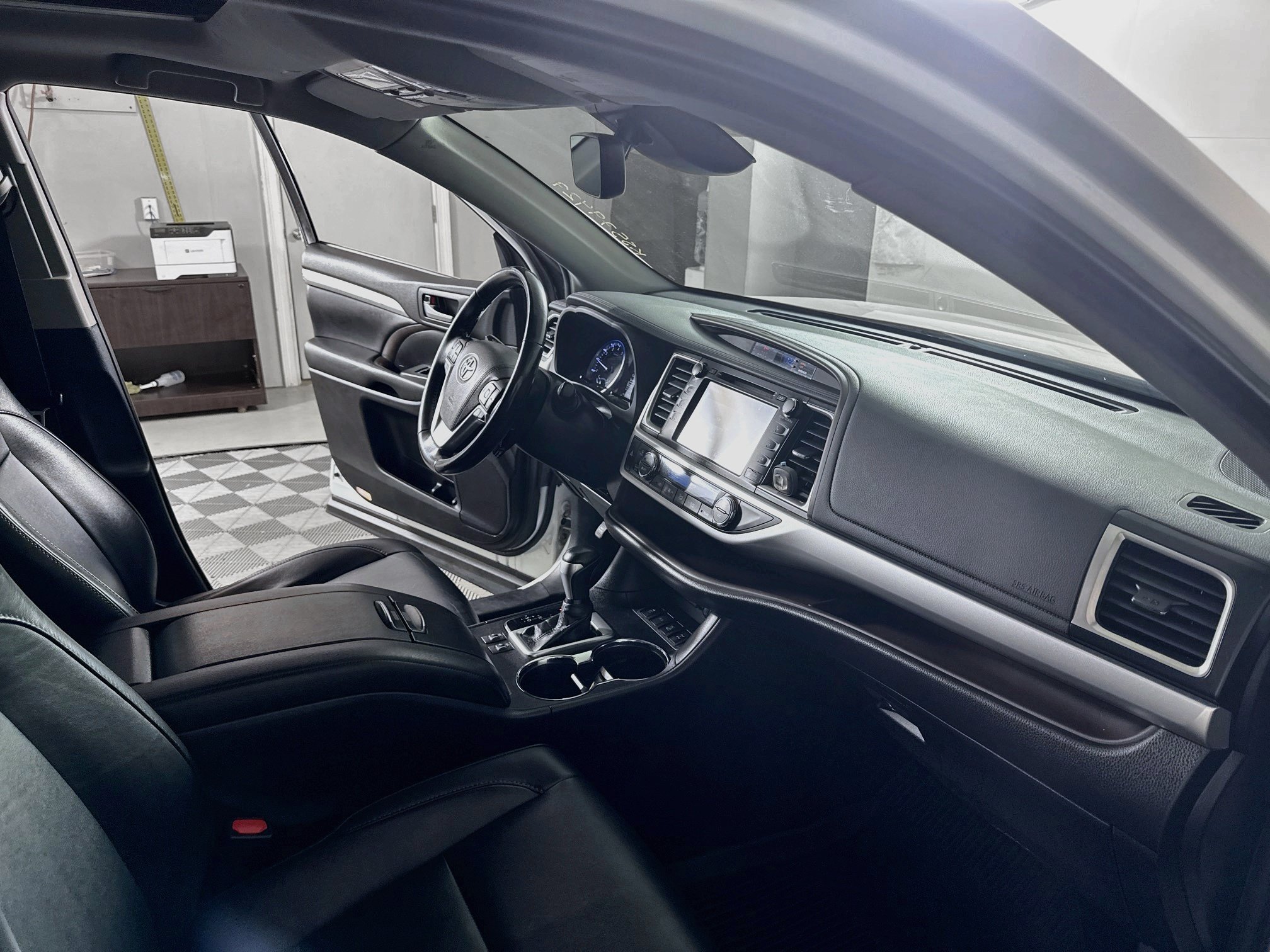Certified 2019 Toyota Highlander XLE AWD/4WD image 25