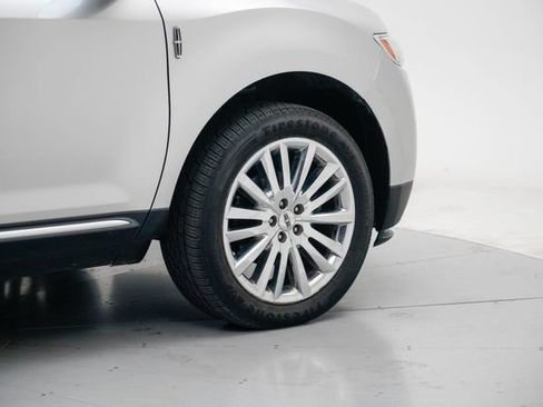 Used 2013 Lincoln MKX AWD image 7
