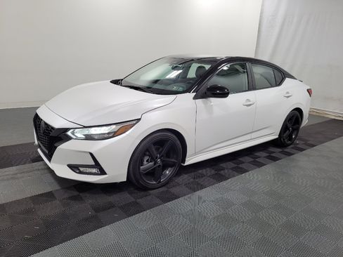 Used 2022 Nissan Sentra SR w/ Midnight Edition FWD image 2