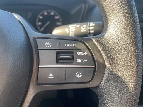 Used 2023 Honda HR-V LX image 19