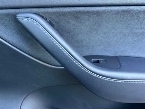 Used 2021 Tesla Model Y Long Range image 22